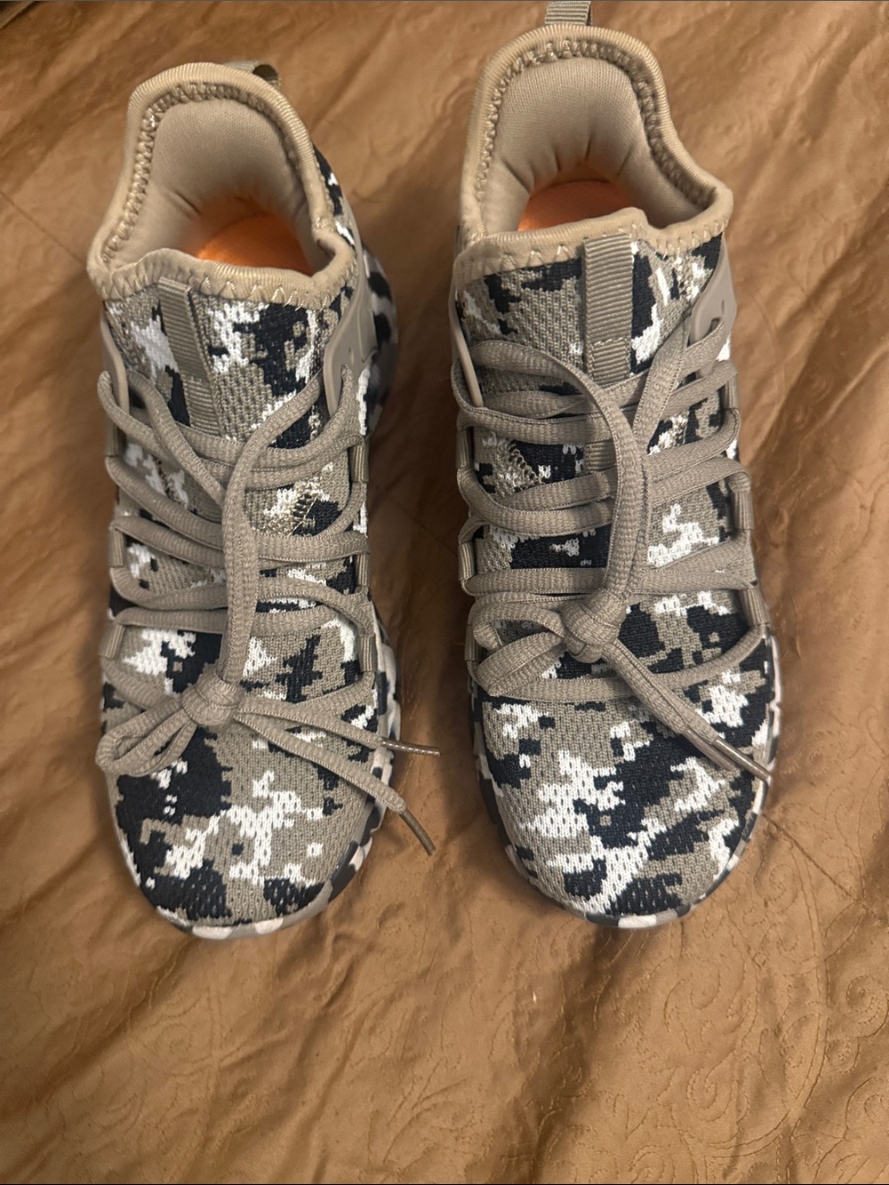 Camo Knit Sneakers – Gray, Black & White Casual Athletic Shoes
